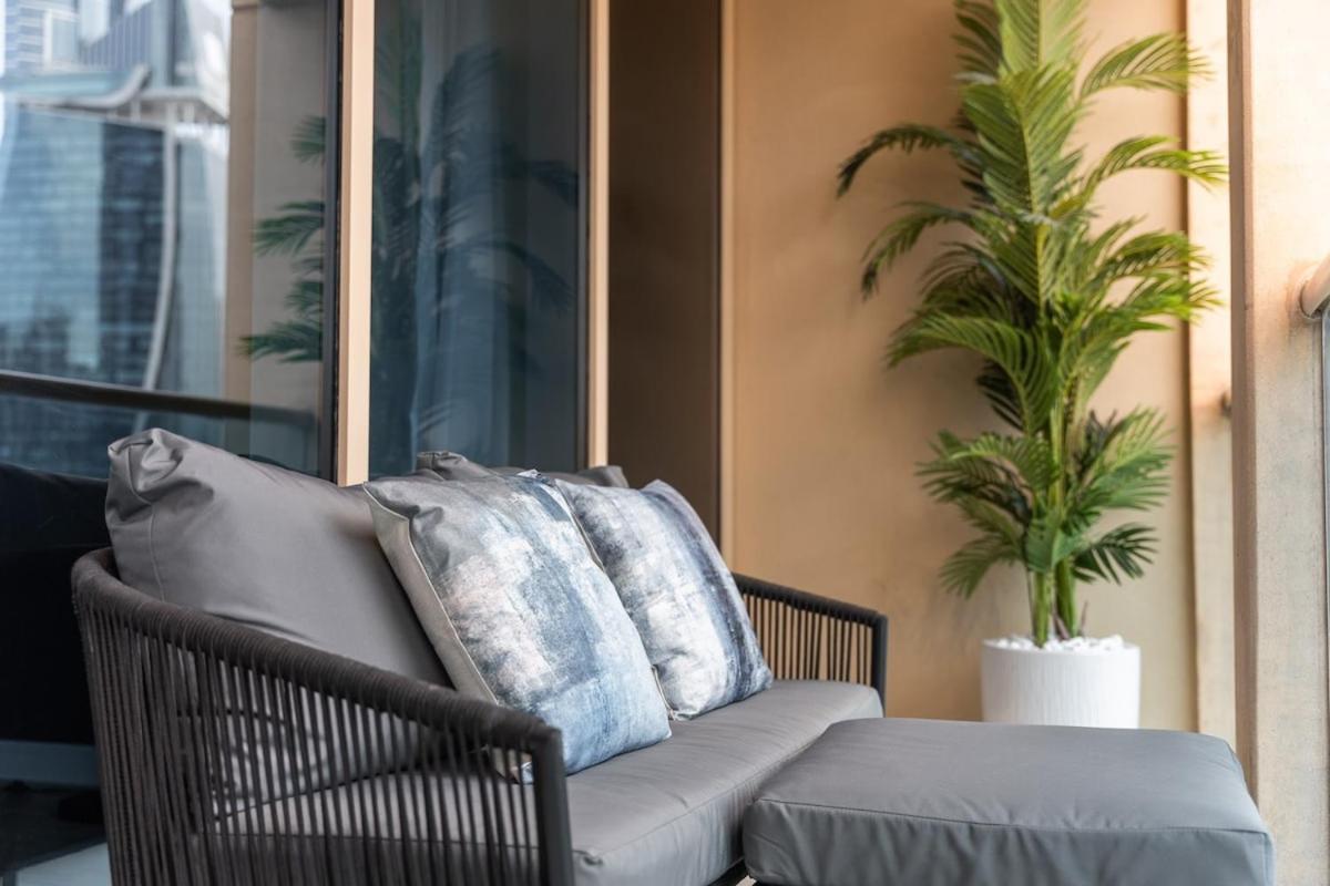 Apartment Luxurious 1-bedroom At Churchill Tower With A Scenic View! Dubai