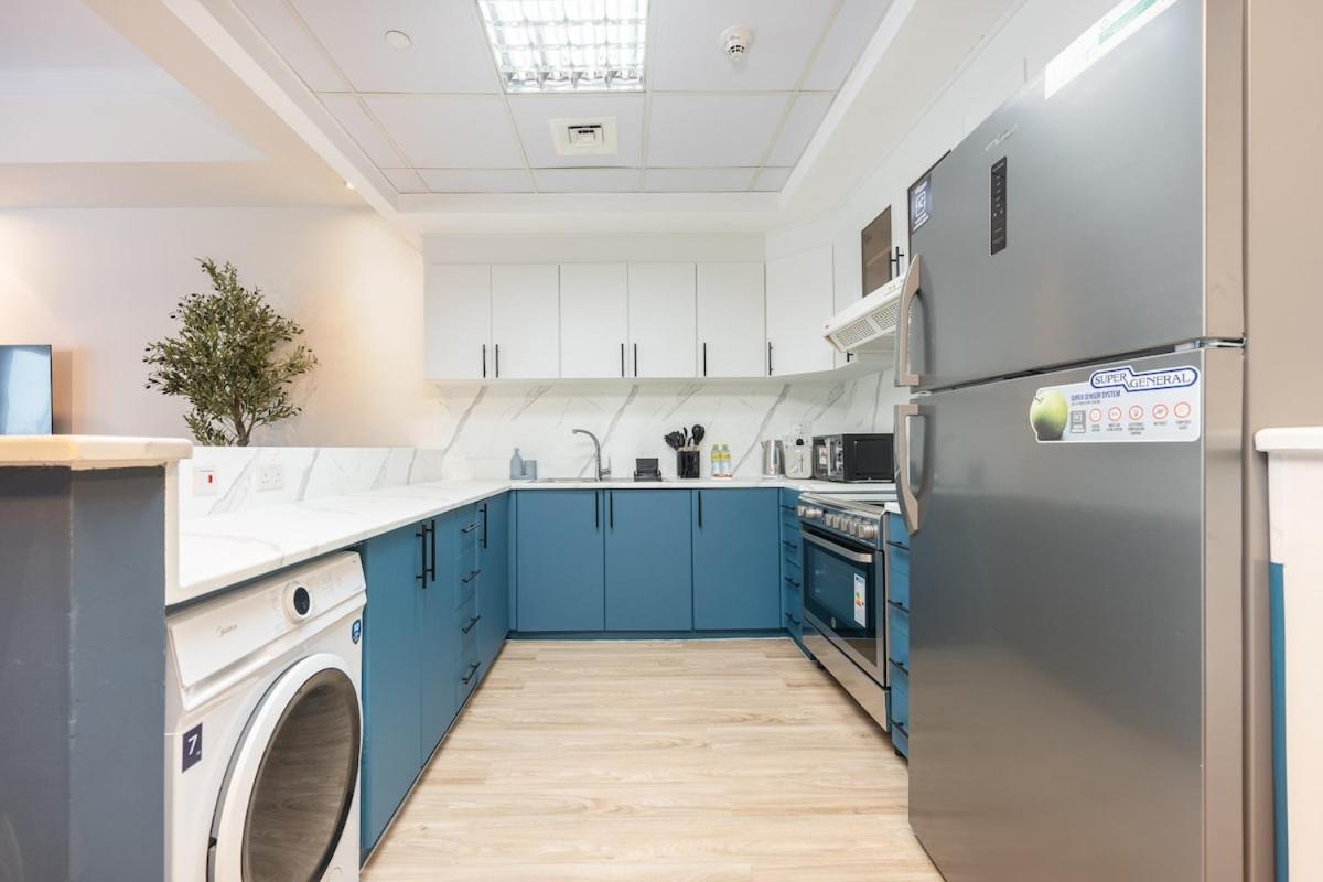 Luxurious 1-bedroom At Churchill Tower With A Scenic View! *
